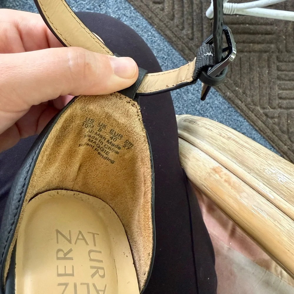 Naturalizer Black Strappy Block Heels ✨ - Picture 5 of 5